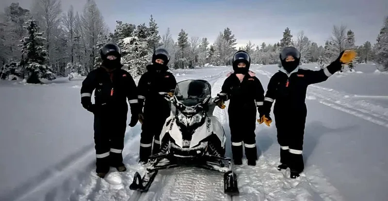 Twilight Snowmobile Safari & Stargazing Experience — snowmobile tour in Levi
