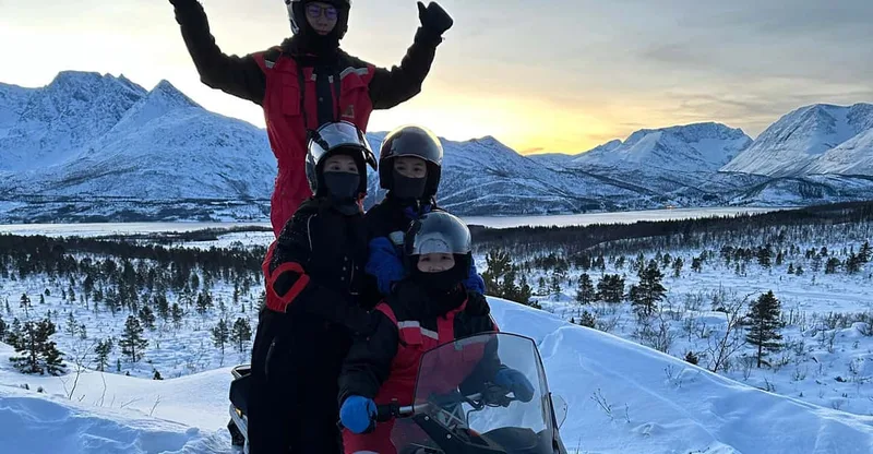 Lyngen Alps Snowmobile Tour with Soup & Drinks — snowmobile tour in Tromsø