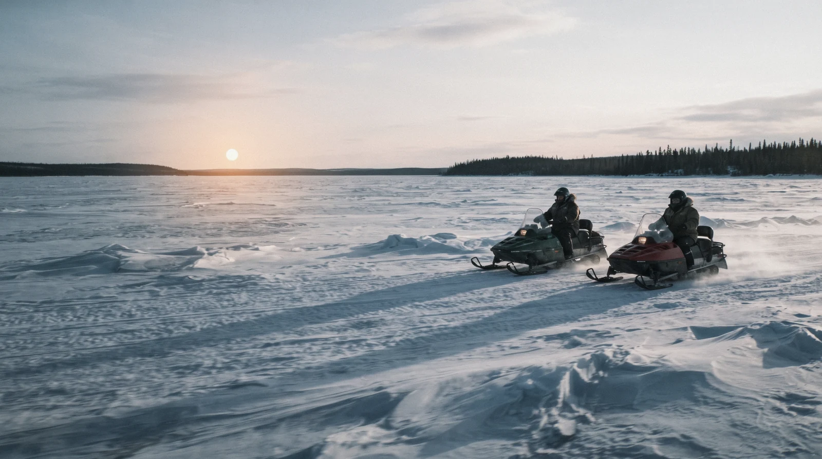 Snowmobile tours in Yellowknife
